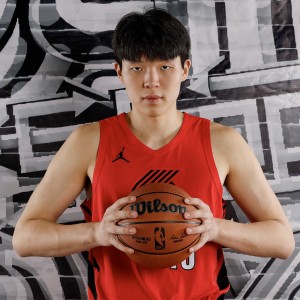 SI谈杨瀚森：能为开拓者提供替补火力 很可能赛季初就成板凳核心