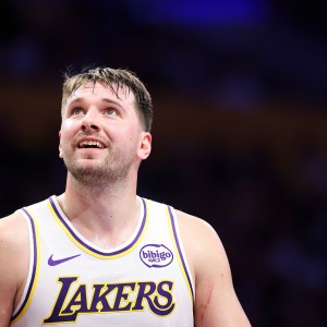 开云体育-湖人开始理解哈里森了？东契奇的问题不仅是防守 更在于他的态度