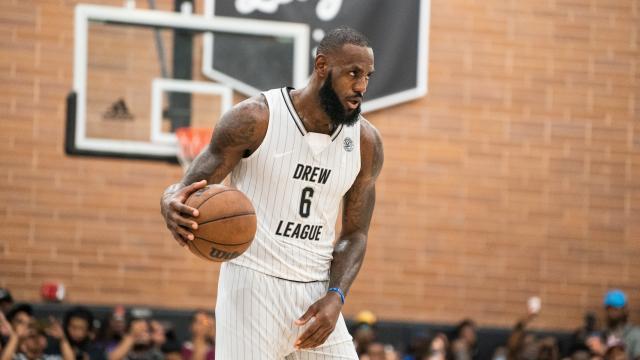 1660981242800073862.jpg drewleaguecollection.jpg